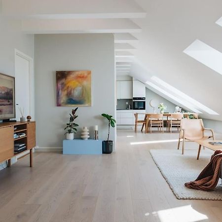 Beautiful Penthouse With An Ocean View In Bergenアパートメント エクステリア 写真