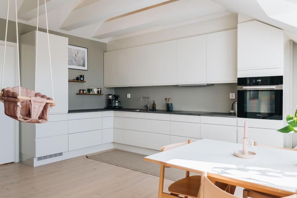 Beautiful Penthouse With An Ocean View In Bergenアパートメント エクステリア 写真